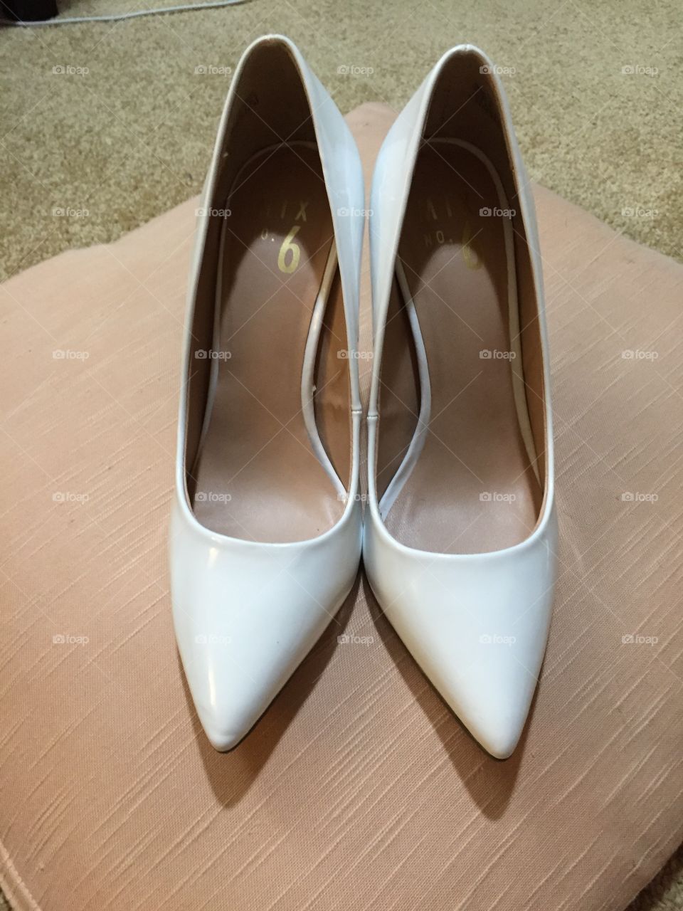 High heels, pump, white heels, white shoes, classy, classic, pointy toes, white, 4 inches 