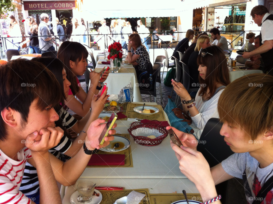 happy twitter facebook social media by hoslo