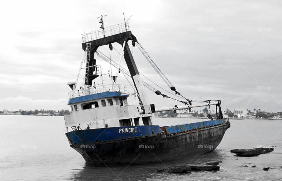 Abandoned ship in São Tomé Harbor