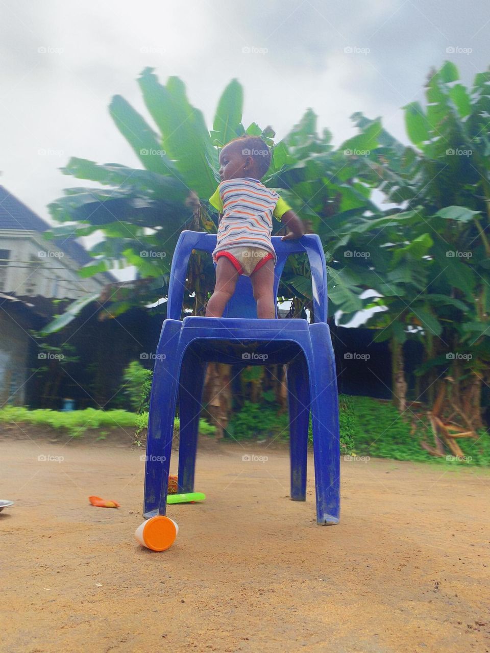 Baby on the chair 