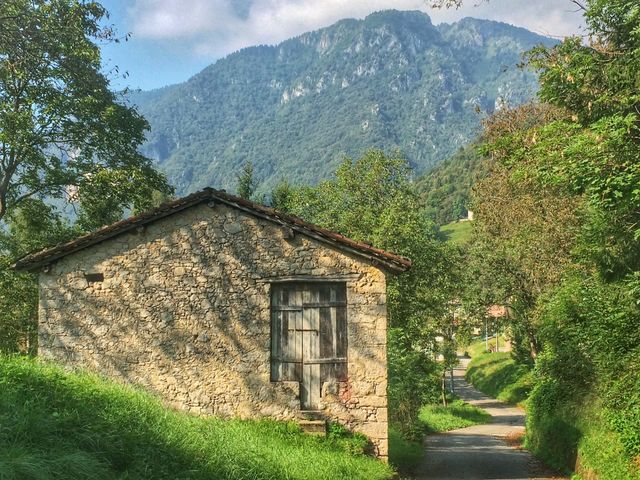 Farmstead along a mountain road 