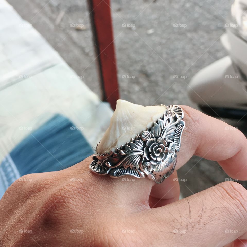 Ronin fish silver ring