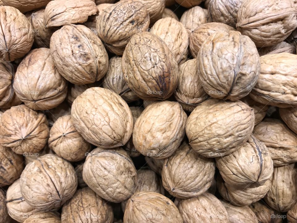 Whole walnuts 