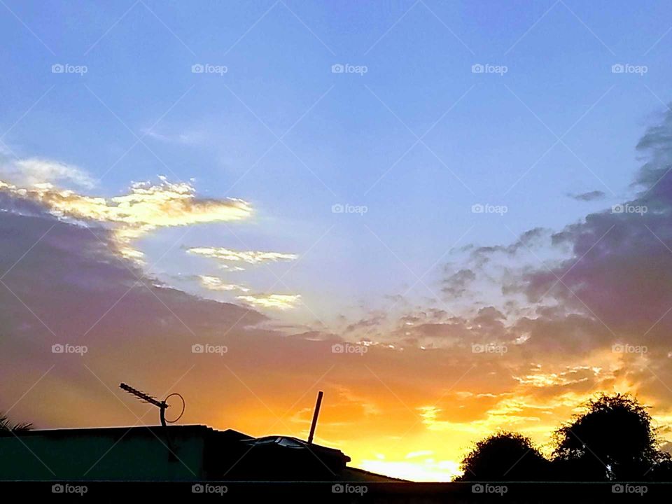 Um anoitecer multicolorido