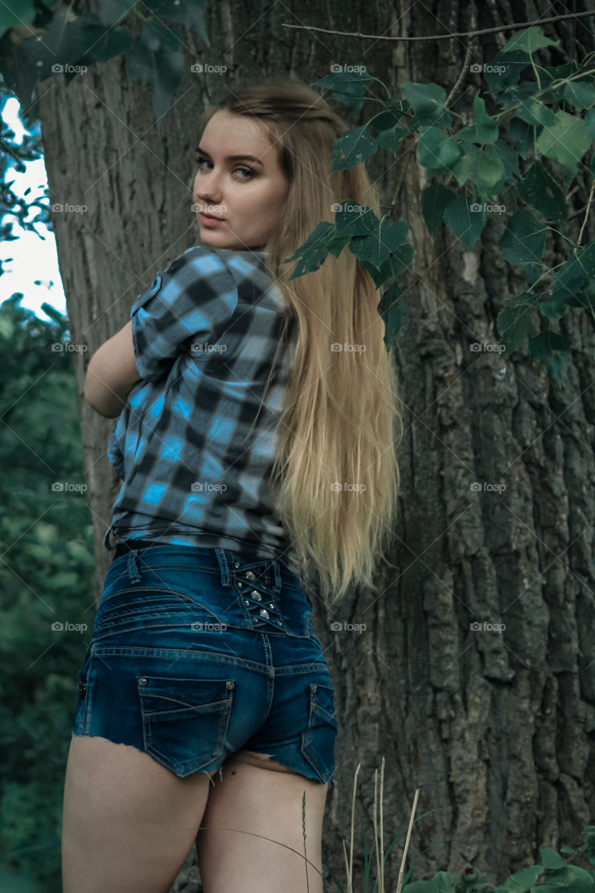 A girl with blond hair in a plaid shirt and short denim shorts on a background of trees and nature
Girl, woman, man, people, blonde, blonde hair, checkered shirt, shorts shorts, denim shorts, forest, nature, trees, grass, feelings, emotions, tenderness, love, lifestyle, lifestyle, recreation