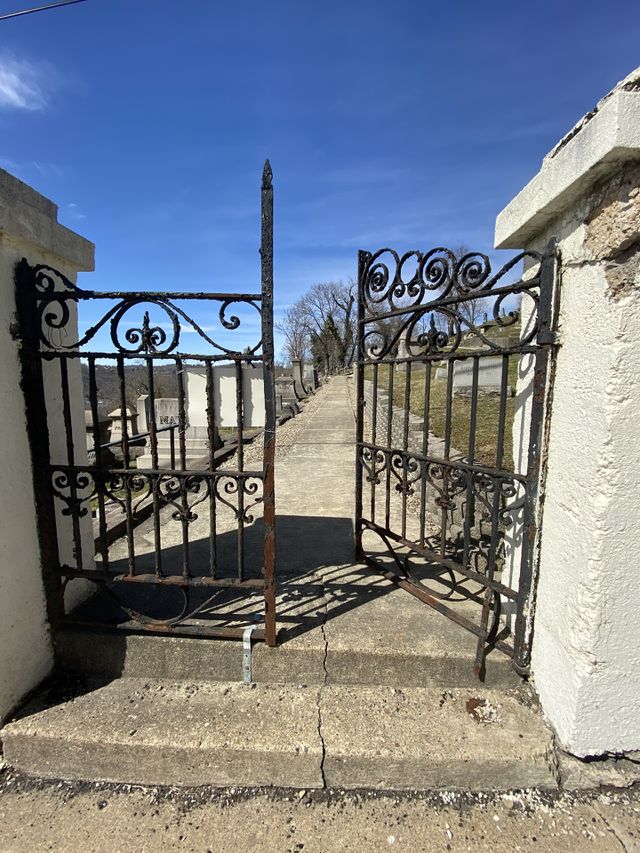 Cemetery gates #spooky #cemetery 