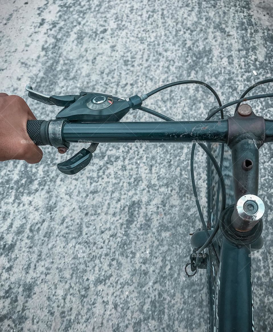 here in Bahia it's been raining a lot in the last few days.  Not so much today, so I took the opportunity to ride a bike to relax