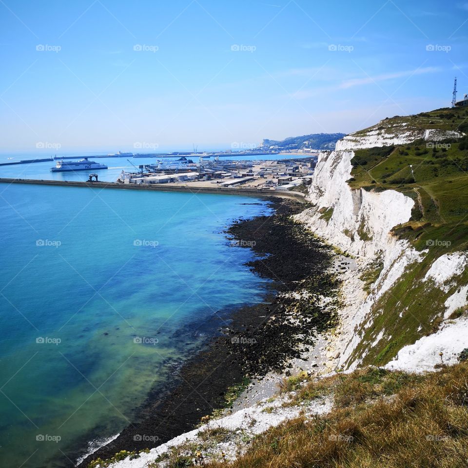 Sometimes we need to explore different views of the ocean,this time we can see from the top of the cliffs 