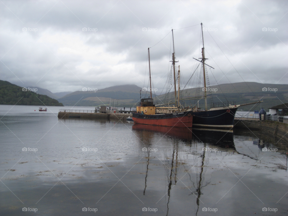 lake scotland boat fishing by James