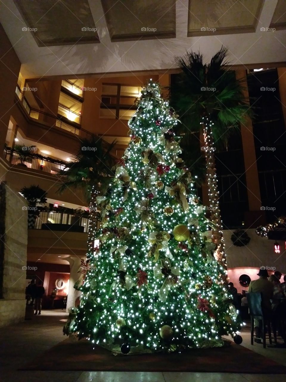 Holiday on the riverwalk