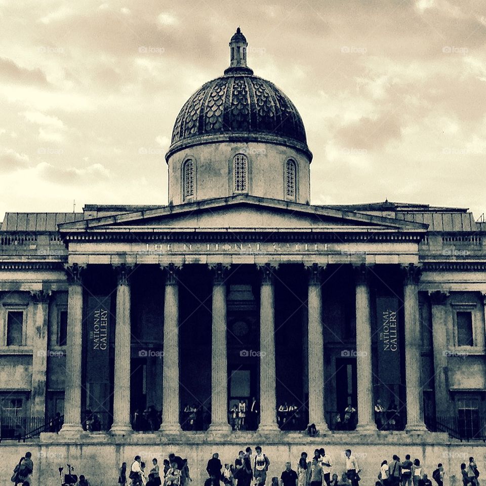 london architecture iphone trafalgar square by lateproject