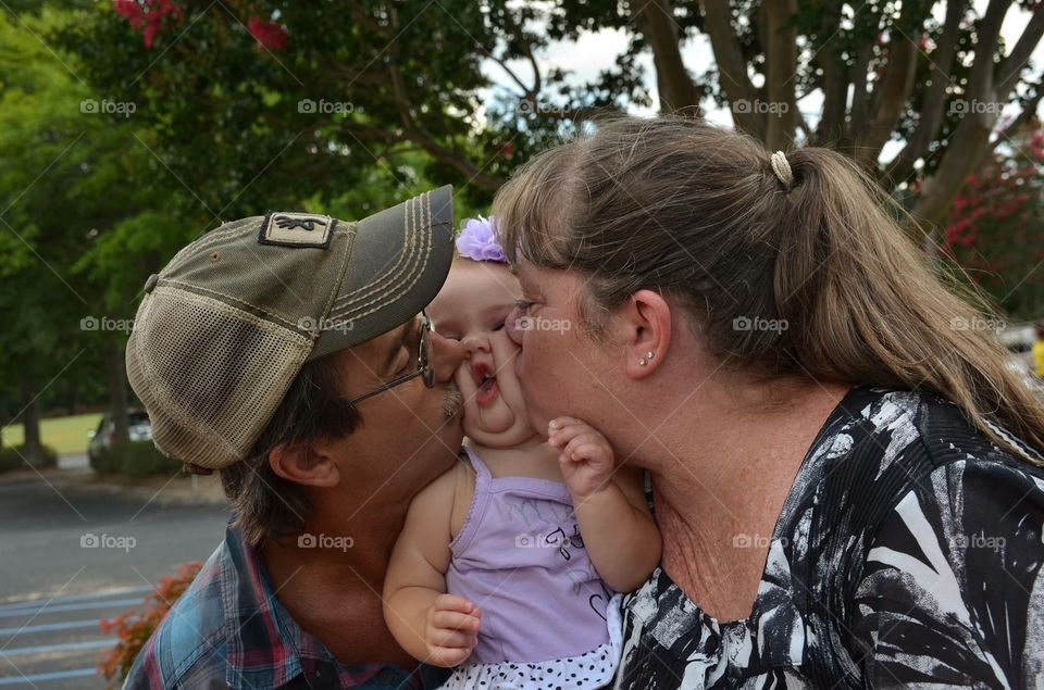 Grandparent kisses 