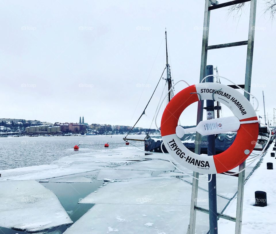 Spring in Stockholm was more like winter in Russia))) The photo was taken at a strong wind, but it was worth it) Stockholm. 🇸🇪