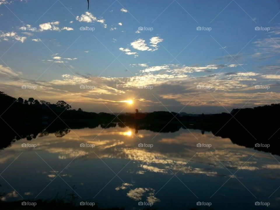 The sky meets the lake