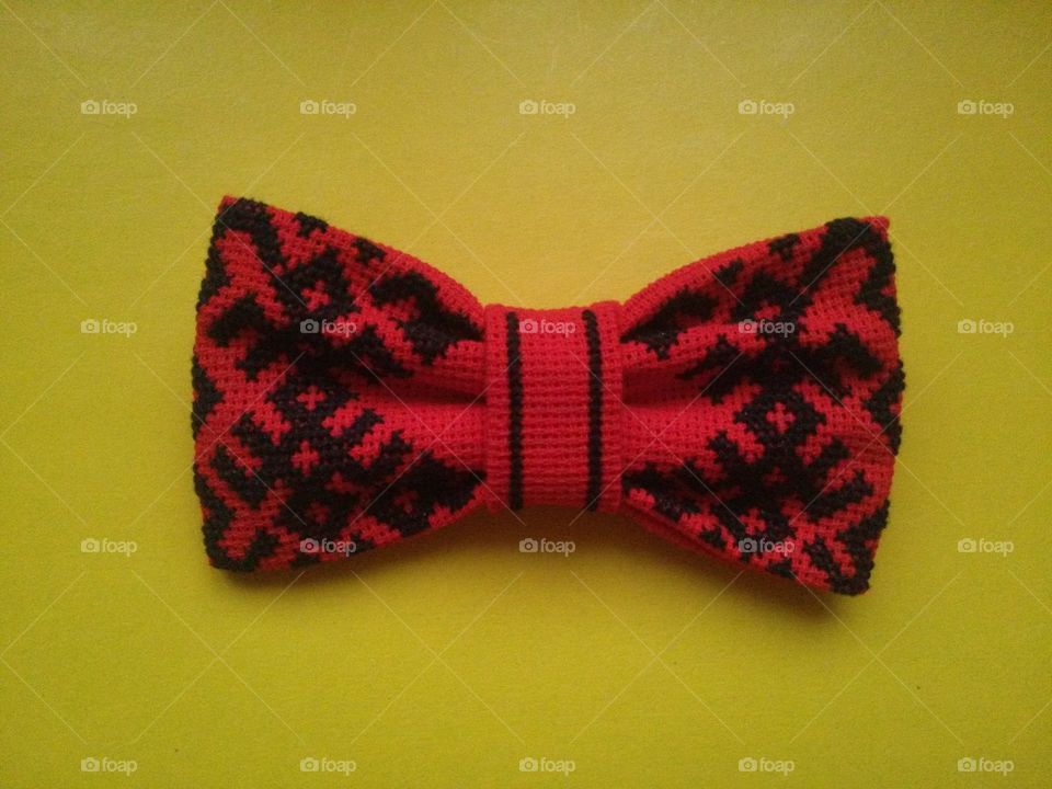 Bow tie red
