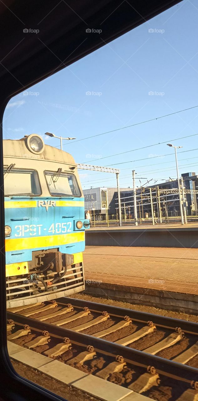 Train 🚃 blue and yellow colour summer travel