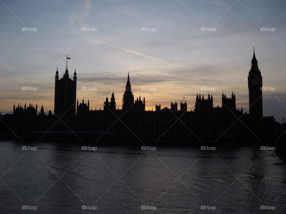 london parliment by stevephot