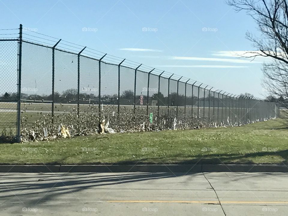 Airport garbage and leaf collector 