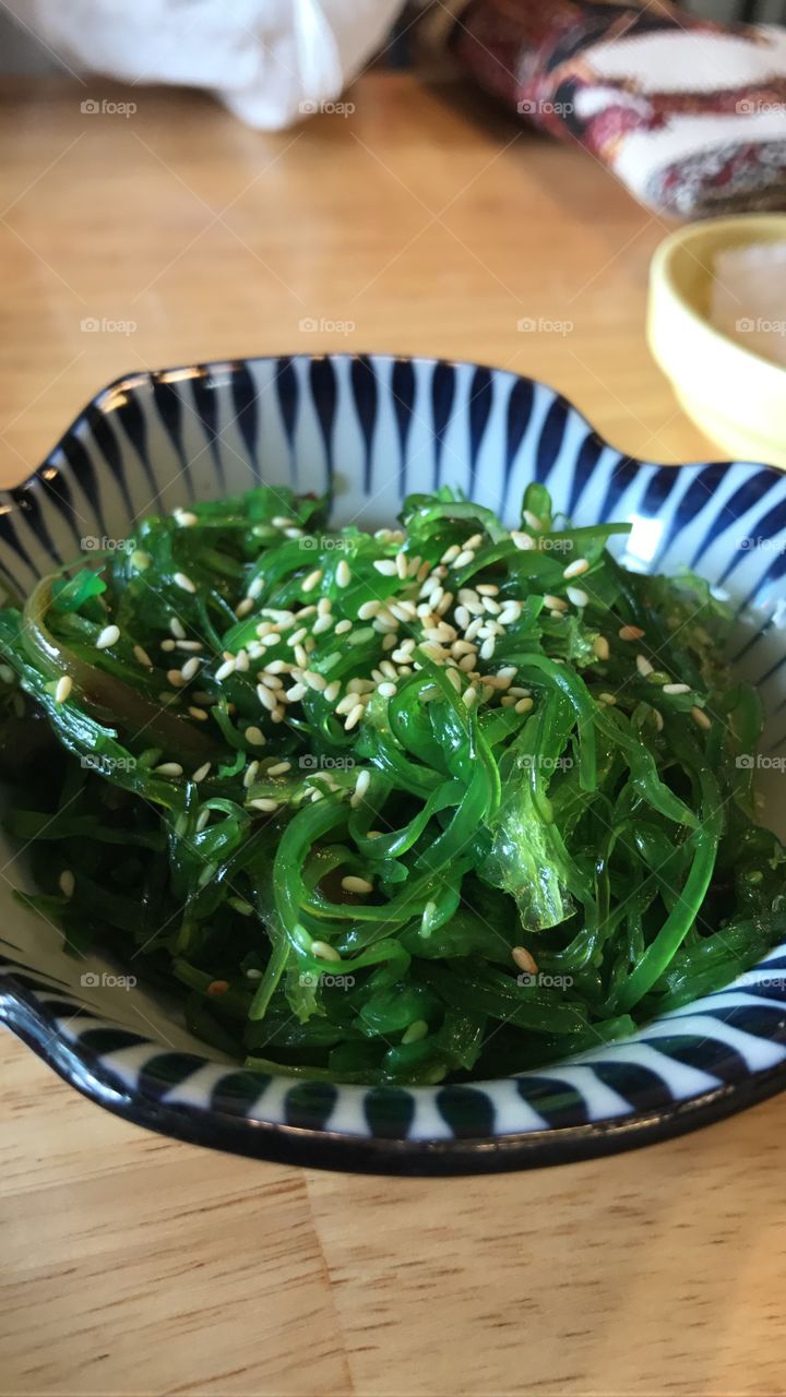 Seaweed with sesame 