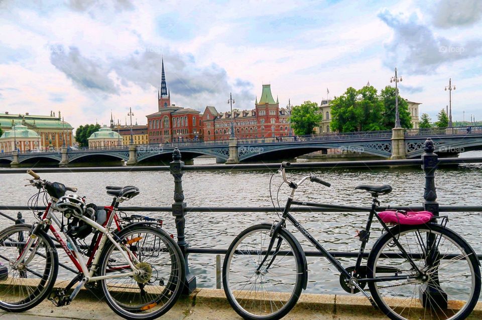 Stockholm  bikes in  the  city 