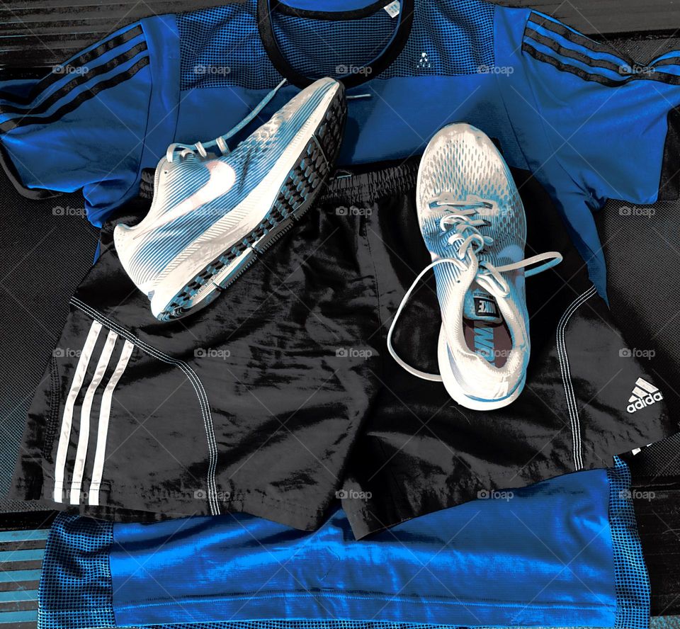 🏃‍♂️ 🇺🇸 Good Morning!  Everything ready to sweat the shirt. Let's go for a good morning jog?  Running is good for your health! / 🇧🇷 Bom dia! Tudo pronto para suar a camisa. Vamos para um bom cooper matinal? Correr faz bem para a saúde! 