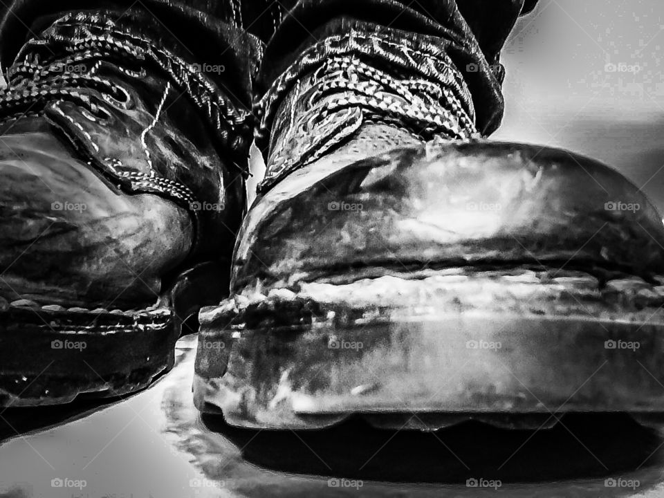 Old boot black and white 