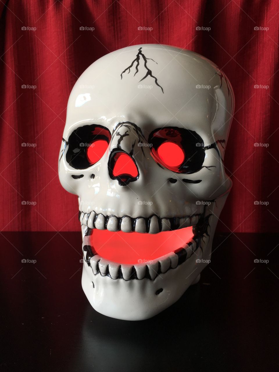 Glass skull w/Red eyes