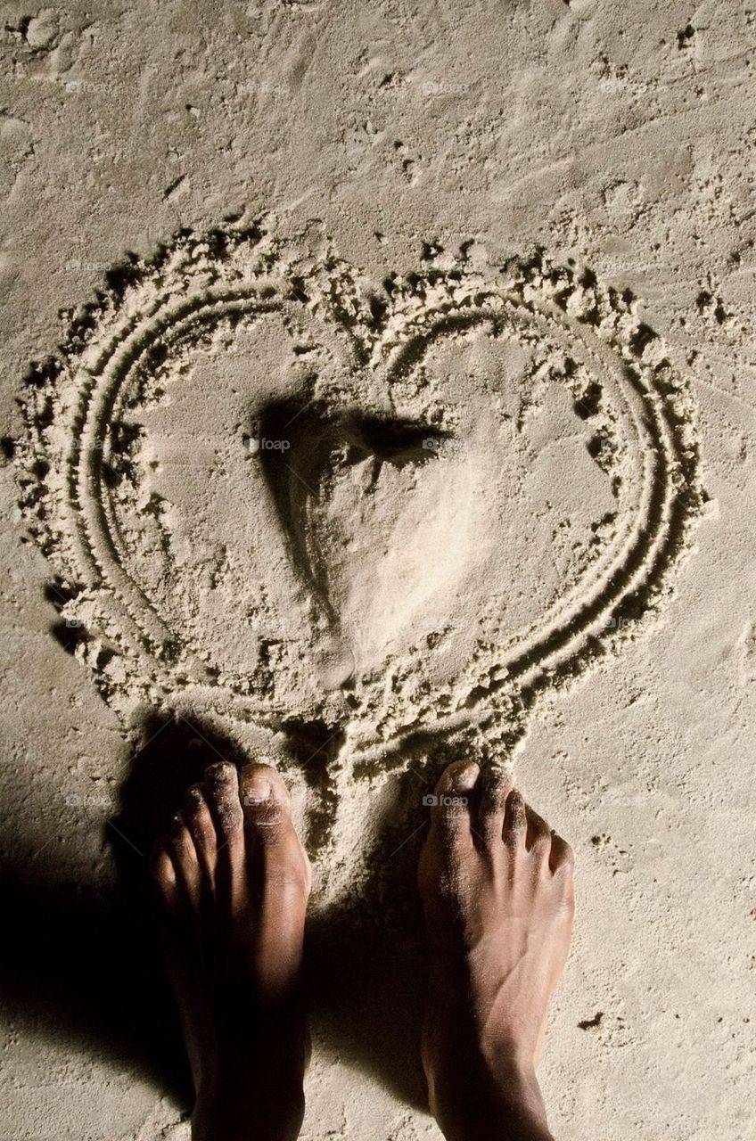 Love in sand 