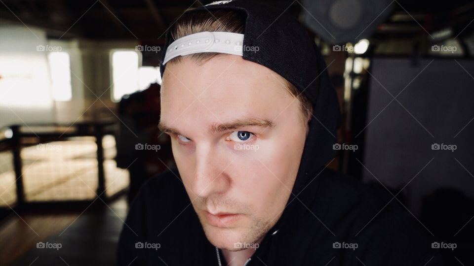 Testing out the Rokinon 35mm 2.8 on my Sony a7ii attached to my ring light giving the eyes some spunk.