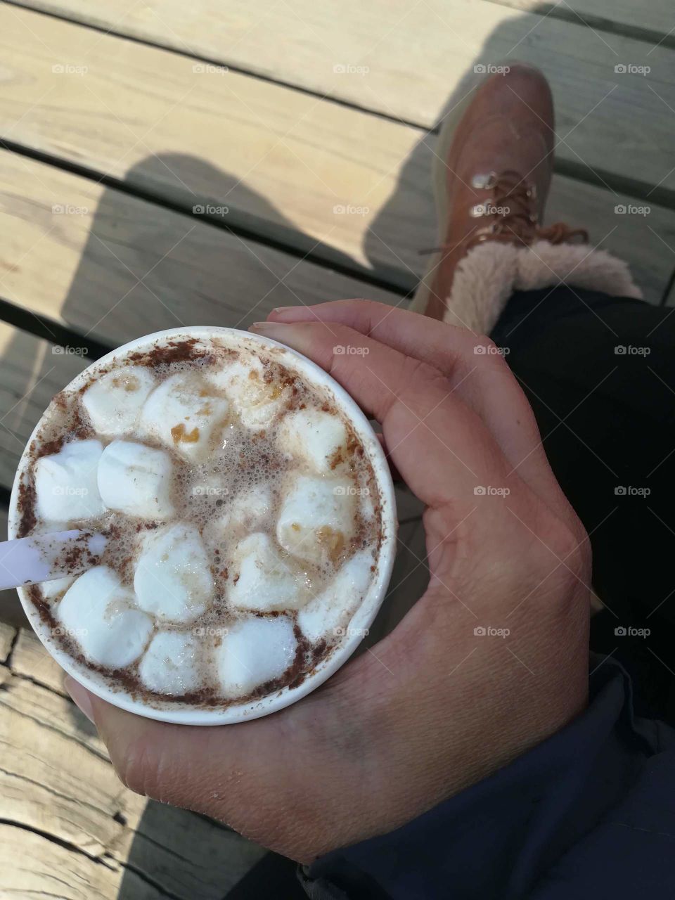 Coffee is one of the things I enjoy most, and there is nothing better for the cold of winter, and with marshmallows much better. Coffee is good to read, to enjoy the rain, to chat, to take undeserved rest in the rough days of work. Yujuuu for coffe