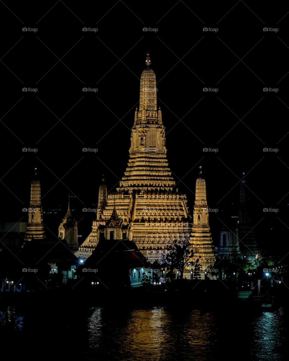 Wat Arun sitting quietly by the river 🇹🇭