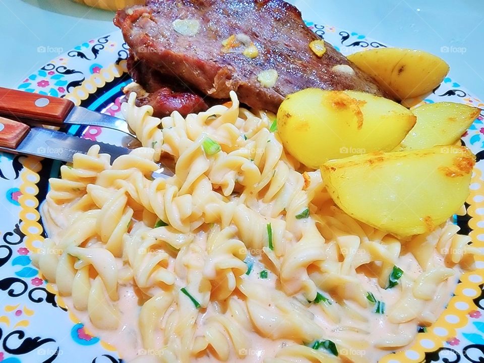 apple party drink ingredient young beef salmon fish pepper sauce delicious eating rice vegan sustainability pasta container japanese onion bowl delivery collection appetizer spice snack tasty asian vegetables kitchen chicken salad fried fruit food ve