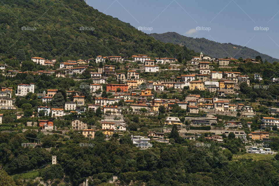 Lago Como no norte da Itália é um lugar lindo para se conhecer na Europa, com paisagens incríveis!