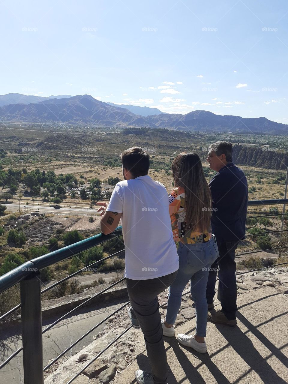 observando durante el paseo en el cerro