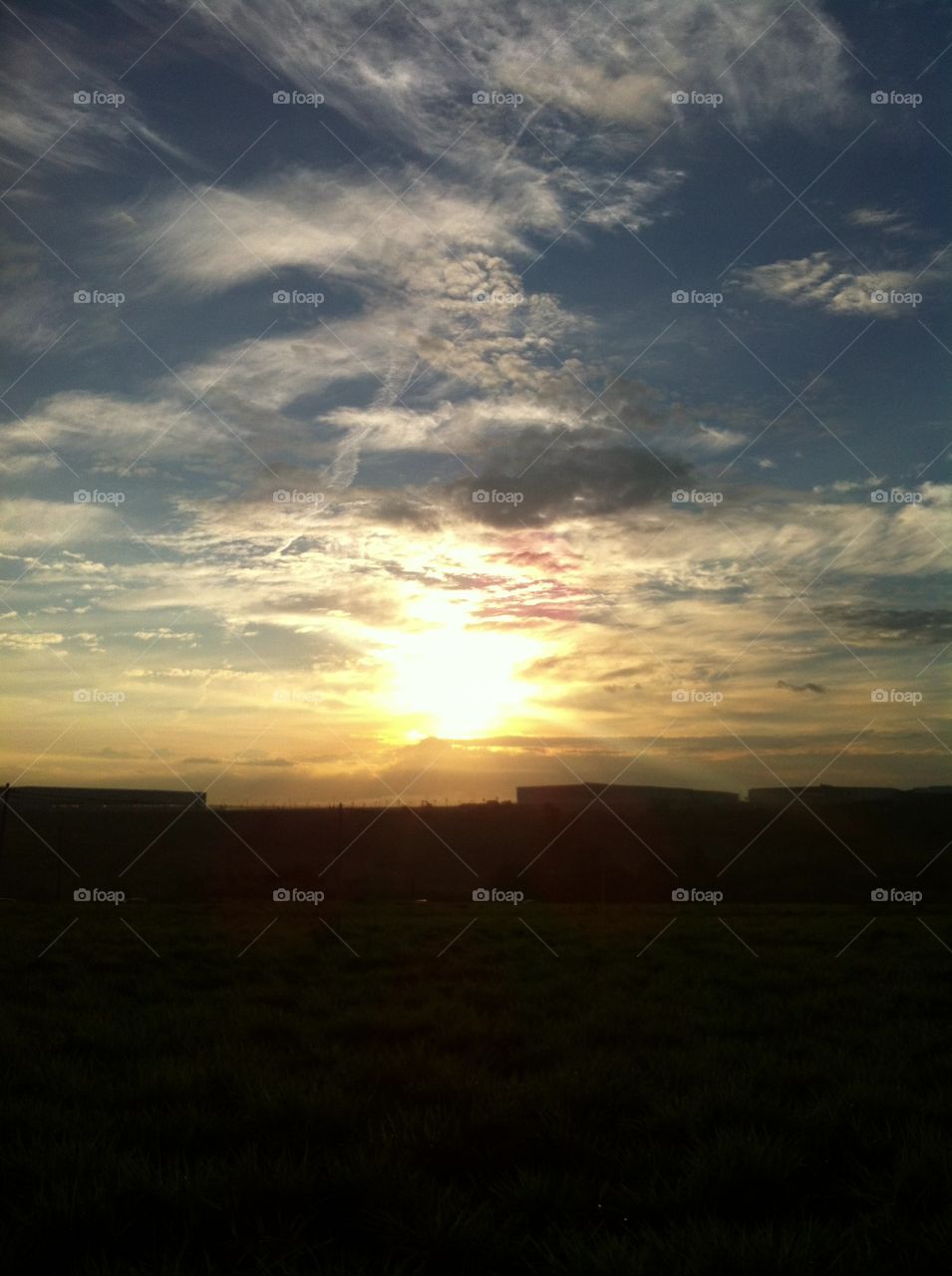 🌅Desperte, Jundiaí. 
Que a jornada diária possa valer a pena!
🍃
#sol #sun #sky #céu #photo #nature #morning #alvorada #natureza #horizonte #fotografia #pictureoftheday #paisagem #inspiração #amanhecer #mobgraphy #mobgrafia #Jundiaí #AmoJundiaí