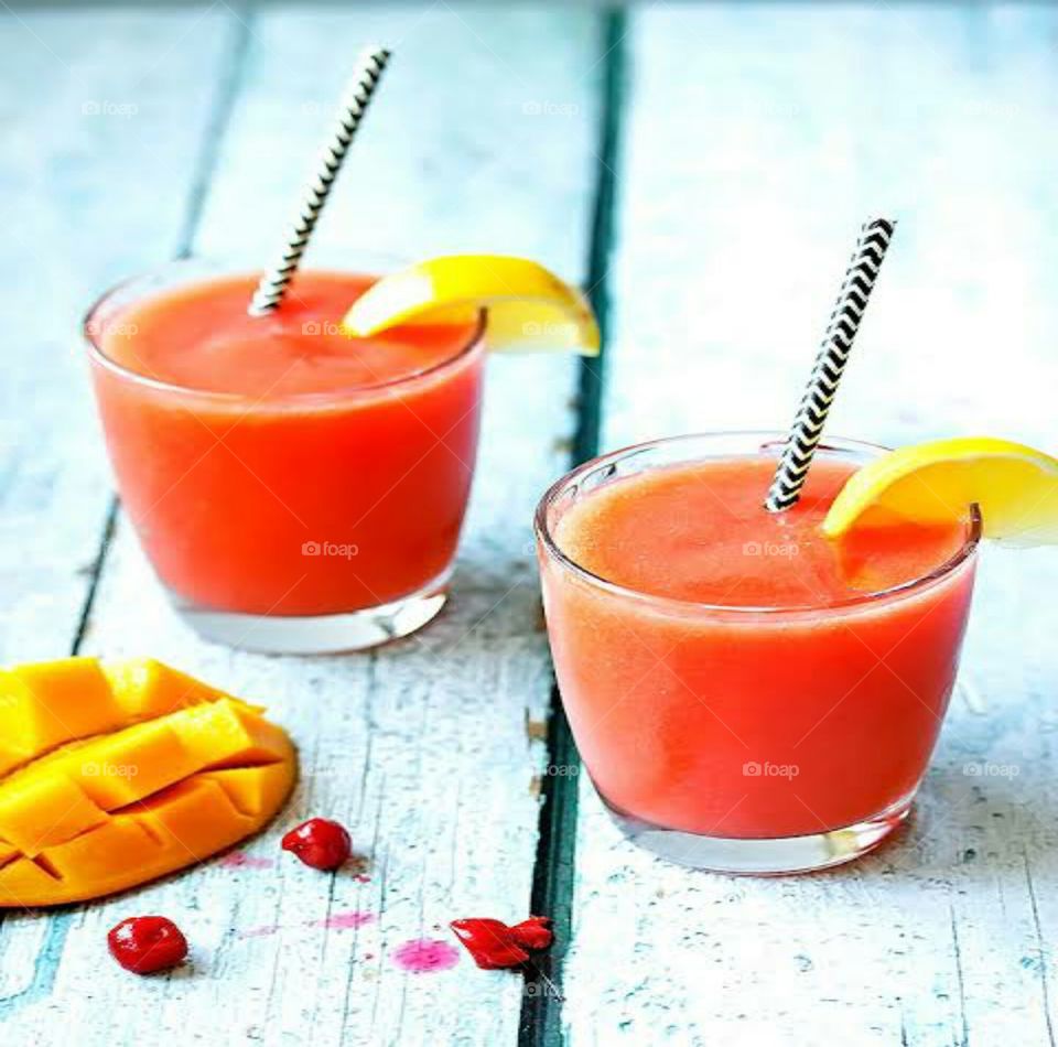 ￼

A mango and cherry smoothie is a tangy and delicious breakfast drink or snack to cool down with on a sunny day.