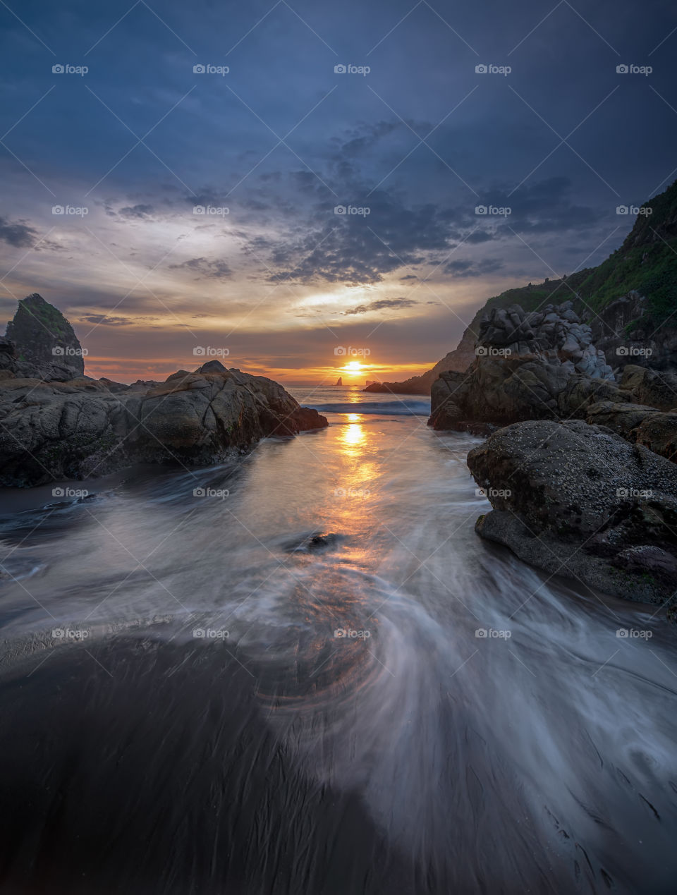 scenic view of sunset in payangan beach