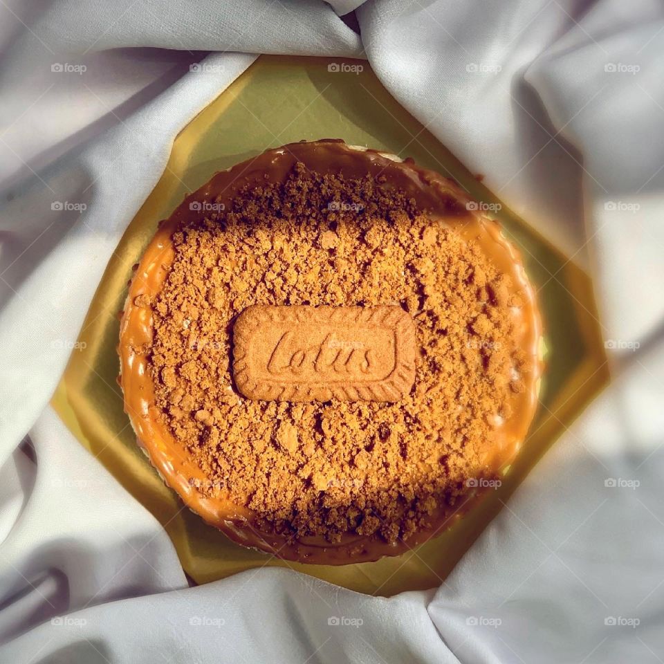 Homemade Biscoff cheesecake that is creamy and soft, super delicious for kids and family  