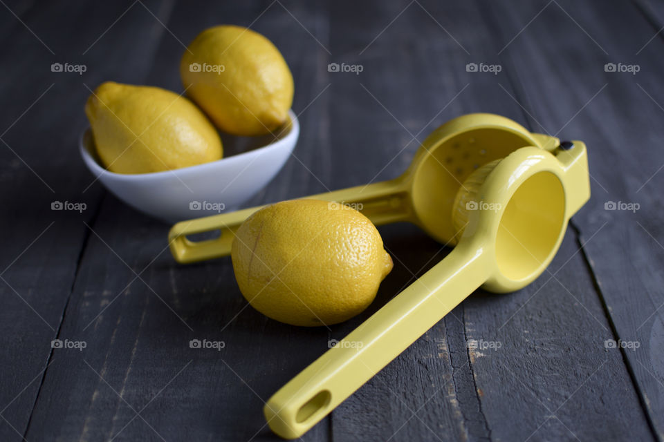 Fresh lemons ready to squeeze 