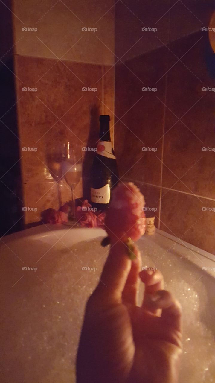 Romantic evening, dinner, champagne, strawberry, fruit, bath