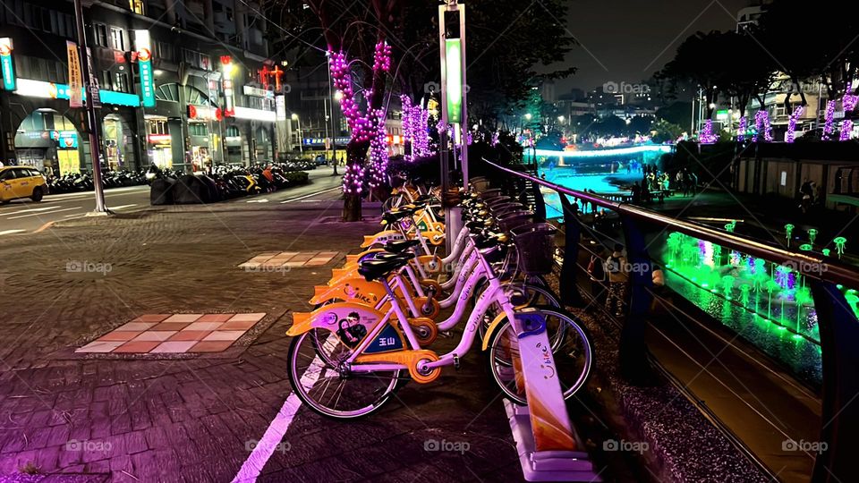 Bike to the city and to the activities in the city