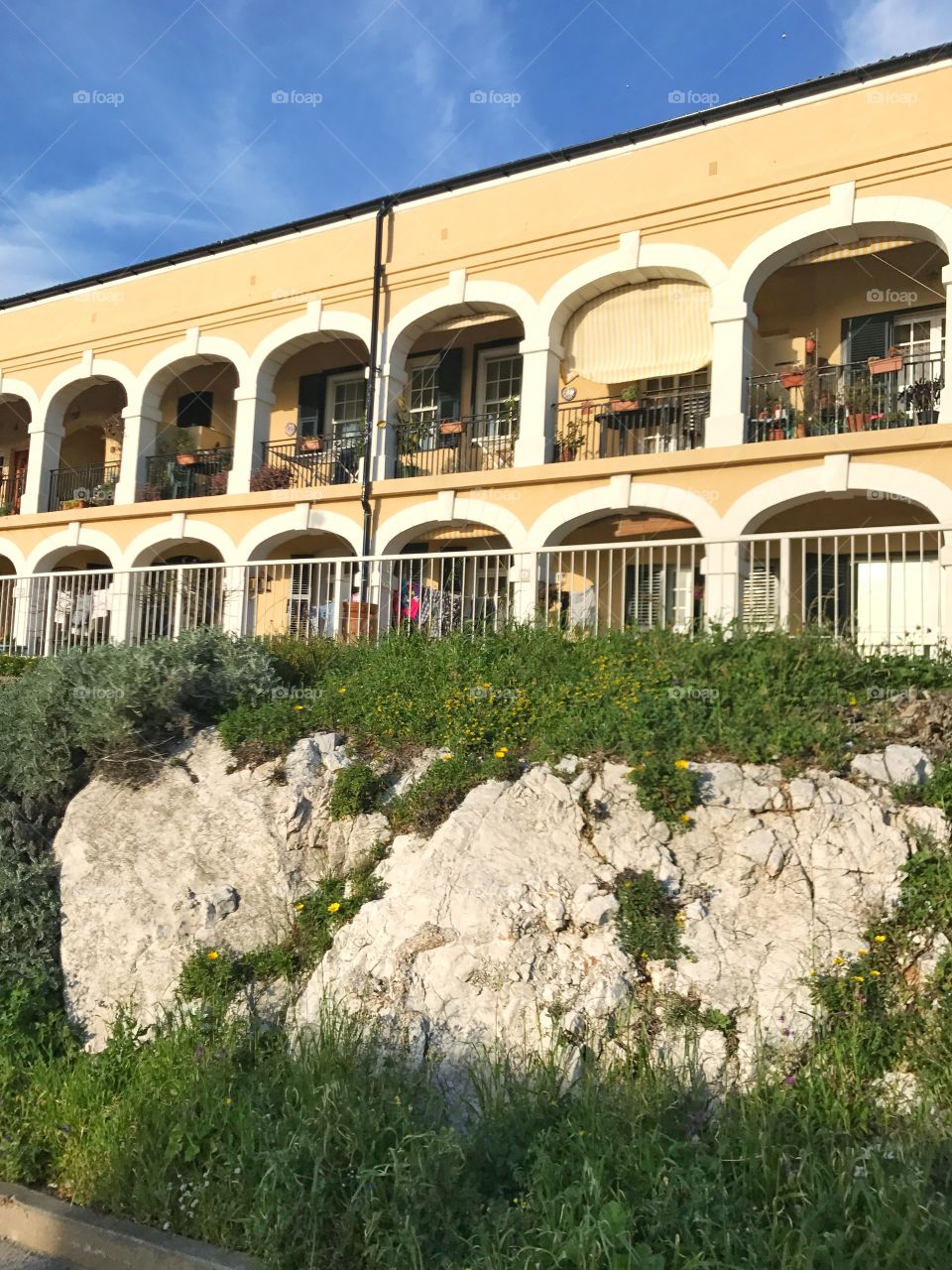 Houses-road-rocks