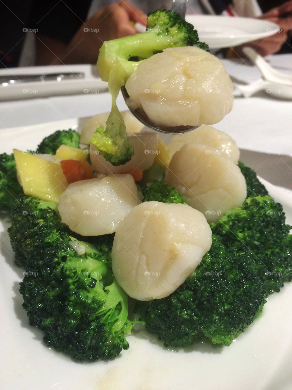 Scallops and broccoli 