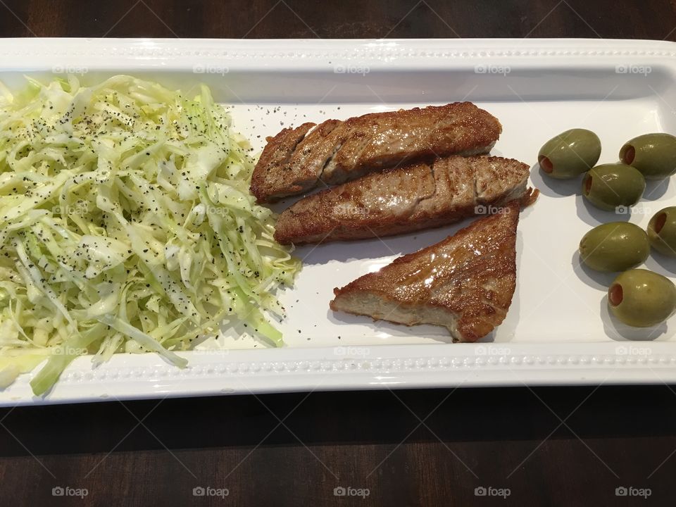 Cabbage salad, seared tuna , olives ...
