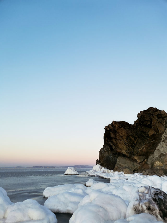 Sea and cliffs