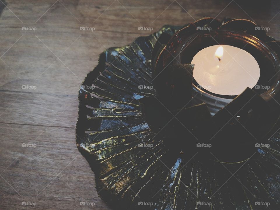 Candle​ light​ and​ shadow​