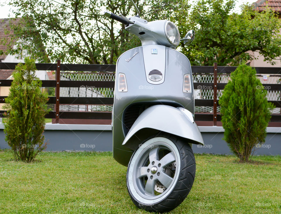 vespa gts