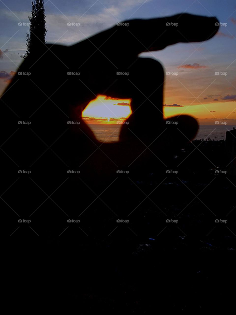 Used my fingers to make circle