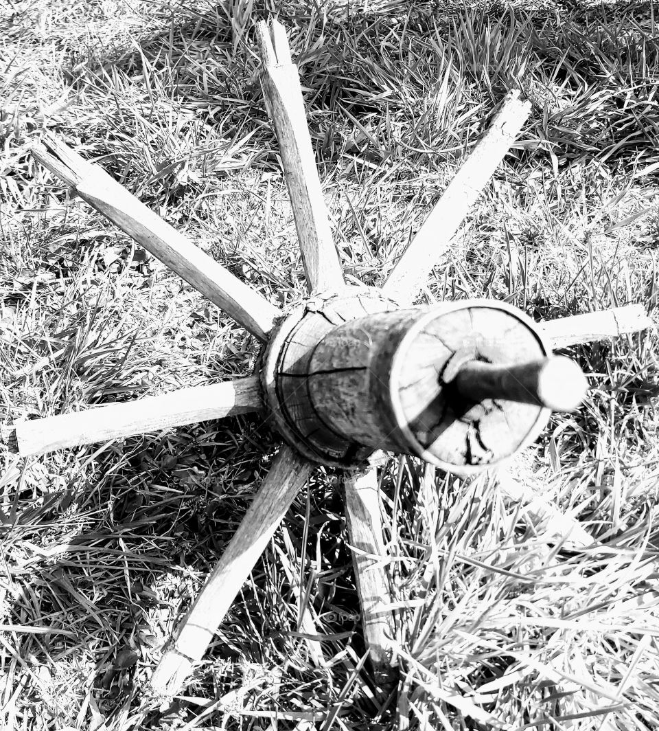 Ancienne roue de chariot