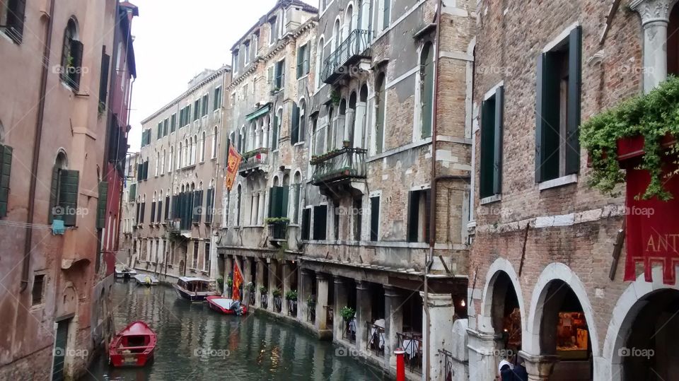 uno de los canales de Venecia
